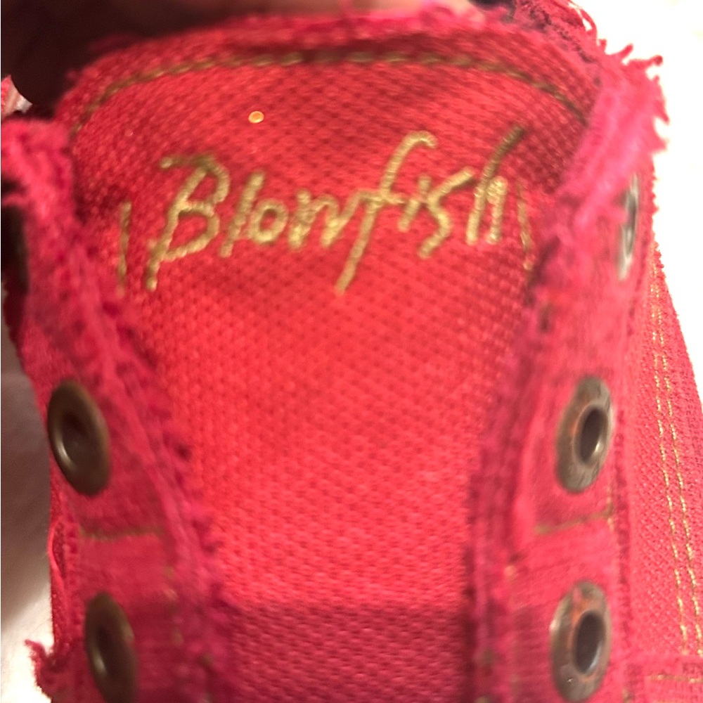 Blowfish Malibu100% cotton Red Slip-On no lace up canvas Sneaker women’s size 9 - Picture 3 of 10